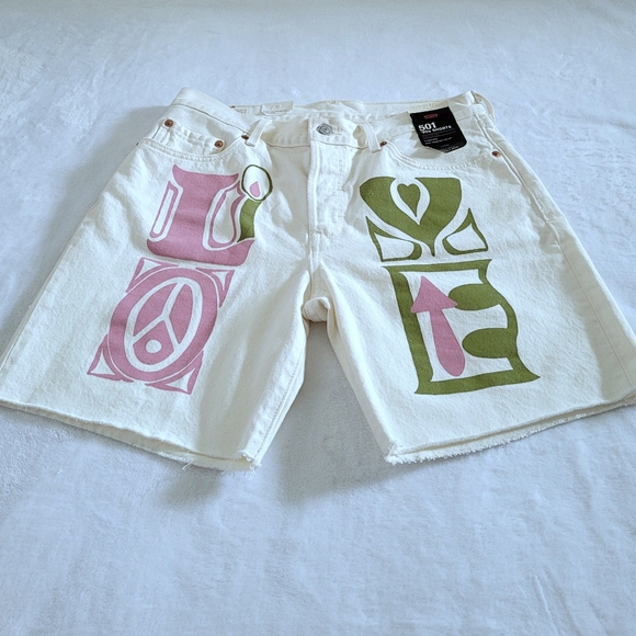 Levi's 501 '90s "Love"💚🩷 Shorts - NWT - Picture 14 of 16